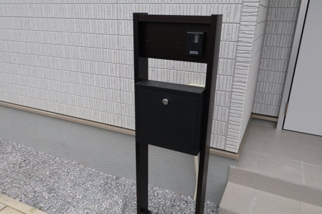 《仲介手数料無料》岩槻区西原台２丁目4(1号棟)新築一戸建てリーブルガーデンのセキュリティ|撮影日 2025年10月31日 14:00 雨