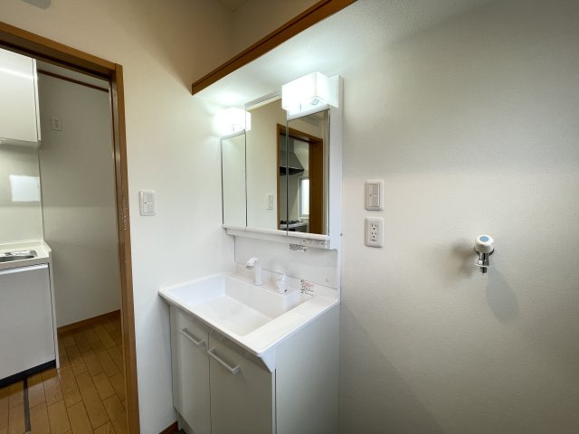 八戸市大字妙字間山の独立洗面台