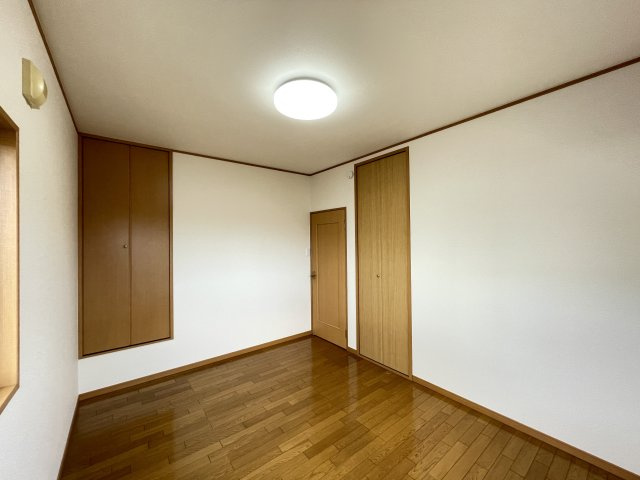 八戸市大字妙字間山の洋室