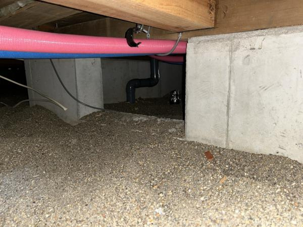 八戸市大字妙字間山のその他|中古住宅の3大リスクである、雨漏り、主要構造部分の欠陥や腐食、給排水管の漏水や故障を２年間保証します。その前提で床下まで確認の上で、シロアリの被害調査と防除工事もおこないます。