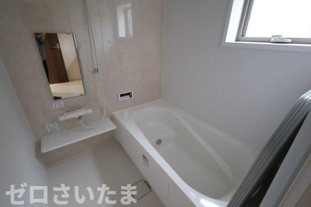 《仲介手数料無料》岩槻区西原台２丁目4新築一戸建てリーブルガーデンの浴室|撮影日 2025年10月31日 14:00 雨