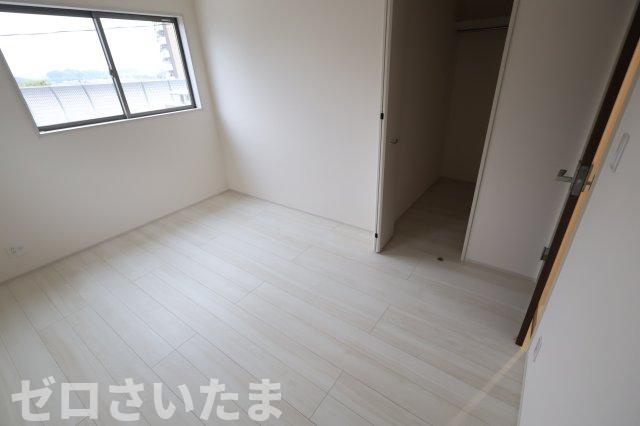 《仲介手数料無料》岩槻区西原台２丁目4新築一戸建てリーブルガーデンの洋室|撮影日 2025年10月31日 14:00 雨