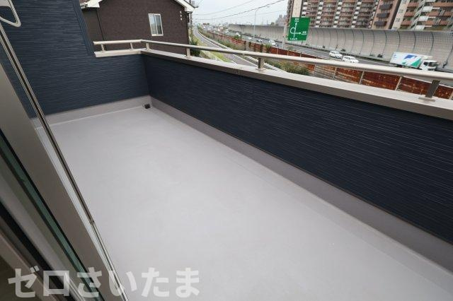 《仲介手数料無料》岩槻区西原台２丁目4新築一戸建てリーブルガーデンのバルコニー|撮影日 2025年10月31日 14:00 雨