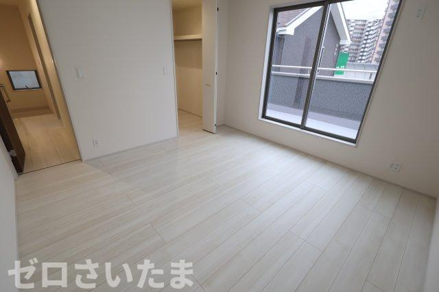 《仲介手数料無料》岩槻区西原台２丁目4新築一戸建てリーブルガーデンの洋室|撮影日 2025年10月31日 14:00 雨