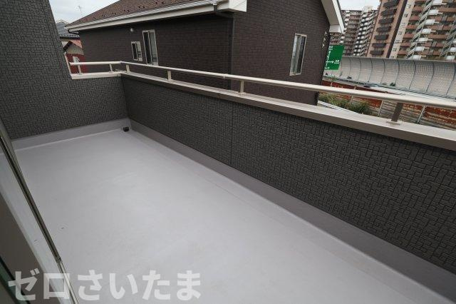 《仲介手数料無料》岩槻区西原台２丁目4新築一戸建てリーブルガーデンのバルコニー|撮影日 2025年10月31日 14:00 雨