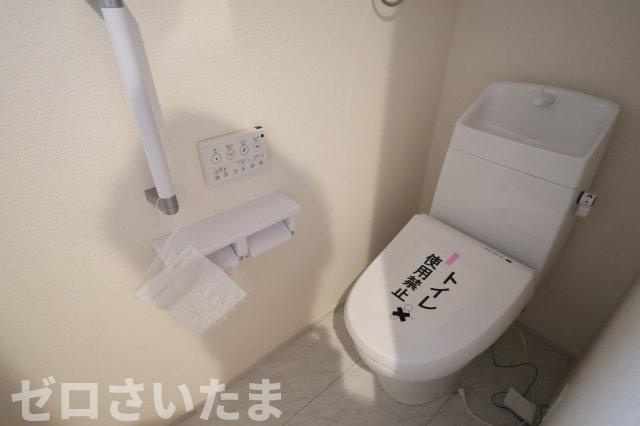 《仲介手数料無料》岩槻区西原台２丁目4新築一戸建てリーブルガーデンのトイレ|撮影日 2025年10月31日 14:00 雨