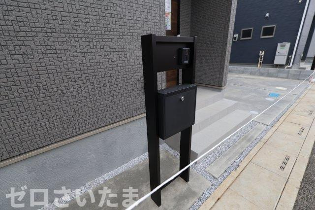 《仲介手数料無料》岩槻区西原台２丁目4新築一戸建てリーブルガーデンのセキュリティ|撮影日 2025年10月31日 14:00 雨