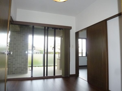 【洋室】 | 六甲山手グランドヒルズ