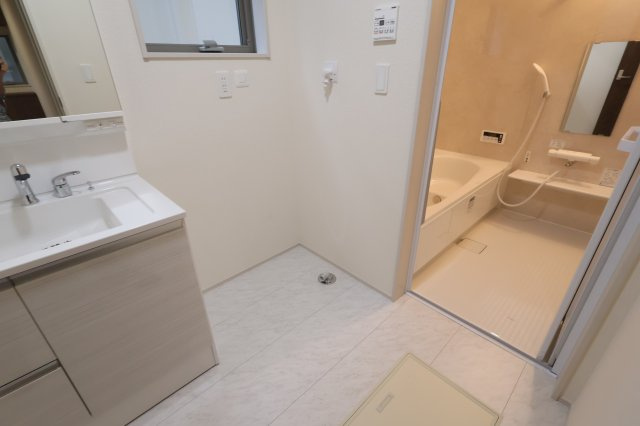 《仲介手数料無料》岩槻区西原台２丁目4(4号棟)新築一戸建てリーブルガーデンのセキュリティ|撮影日 2025年10月31日 14:00 雨