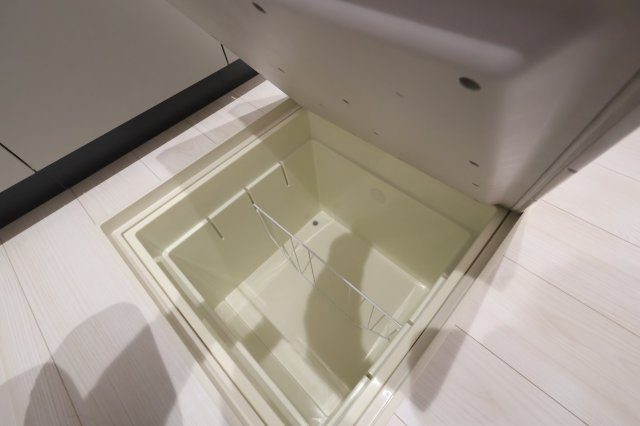 【キッチン】 | 《仲介手数料無料》岩槻区西原台２丁目4(4号棟)新築一戸建てリーブルガーデン | 撮影日 2025年10月31日 14:00 雨