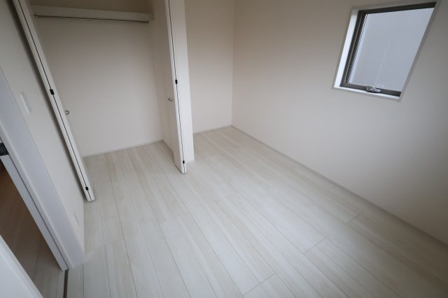 【洋室】 | 《仲介手数料無料》岩槻区西原台２丁目4(4号棟)新築一戸建てリーブルガーデン | 撮影日 2025年10月31日 14:00 雨