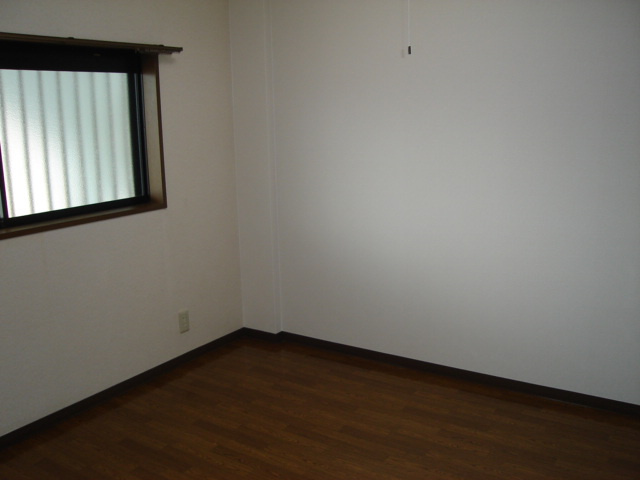 ロイヤルタムラさくら館の玄関|玄関側洋室