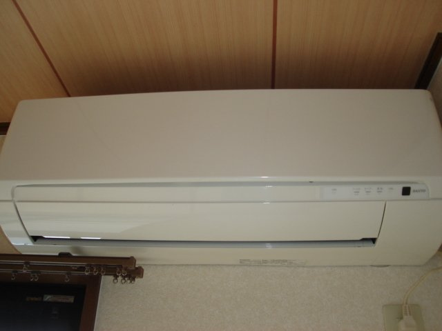 ロイヤルタムラさくら館の設備|エアコン