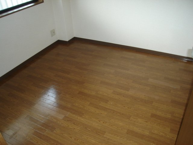 ロイヤルタムラさくら館の内装|洋室