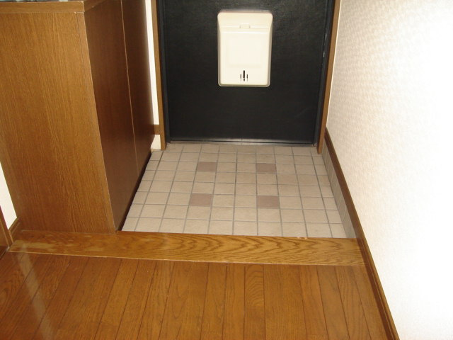 ロイヤルタムラさくら館の玄関|玄関