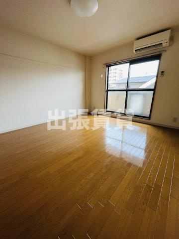 プチメゾン稲生Ⅱの居間・リビング