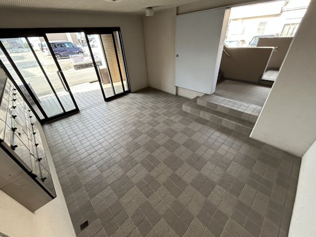 H・Tハイライズのロビー