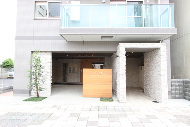 ラトレ白鳥のエントランス|※現状優先です。