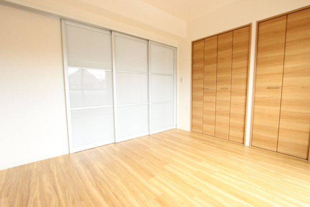 ラトレ白鳥の洋室