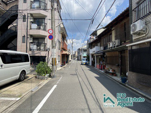 紫野東藤ノ森町 土地の前面道路含む現地写真