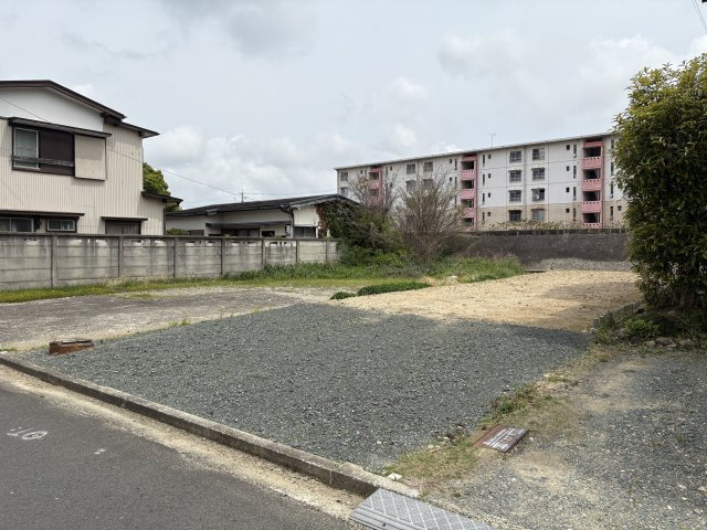 東脇町3丁目売地の前面道路含む現地写真