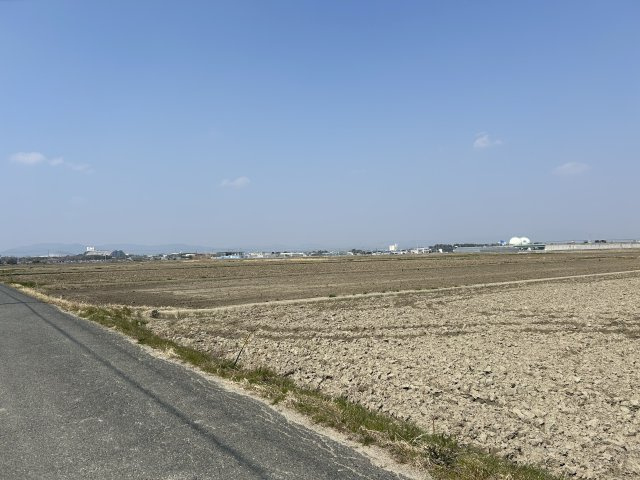 神野新田町マノ割売地　の前面道路含む現地写真