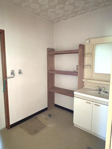 三戸郡三戸町大字同心町字古間木平の独立洗面台|リフォーム前