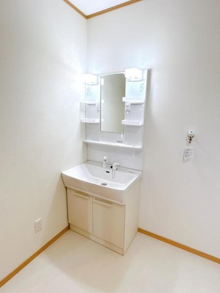 三戸郡三戸町大字同心町字古間木平の玄関|リフォーム前