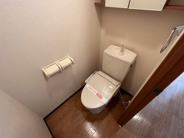 プレザンス西山本のトイレ|シャワー付トイレ