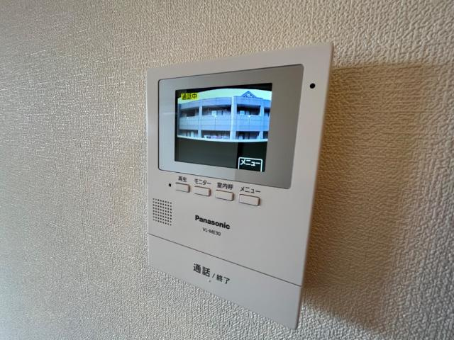 プレザンス西山本の内装|カメラ付インターホン