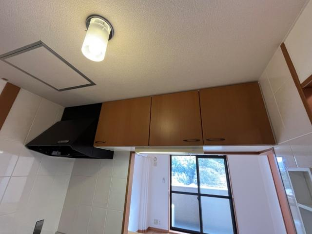 プレザンス西山本のキッチン|キッチン上部