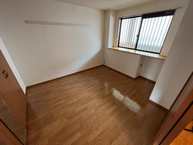 プレザンス西山本の内装|洋室