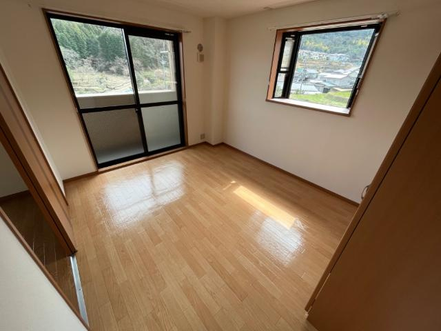 プレザンス西山本の内装|洋室