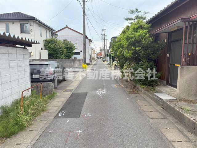 ６５５１１　岐阜市菊井町土地の前面道路含む現地写真