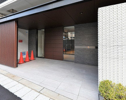 アーバネックス本町のエントランス