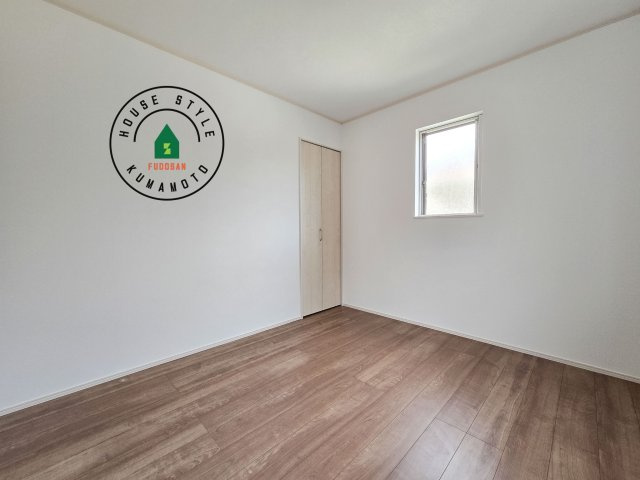 菊池郡大津町杉水第1-3棟（B号棟）の子供部屋|穏やかな光が差し込む室内には、穏やかな時間が流れます。