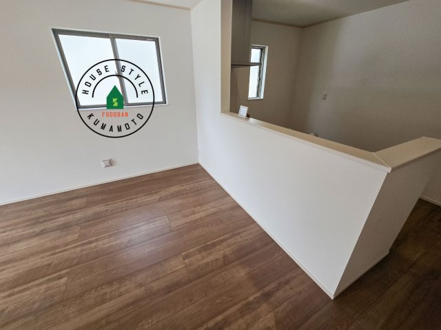 菊池郡大津町杉水第1-3棟（B号棟）のダイニング|キッチンから立ち込める香りが今日の料理を期待させます。