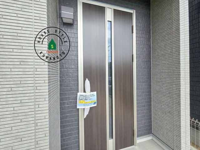 菊池郡大津町杉水第1-3棟（B号棟）の玄関|おでかけの時も帰った時も、「我が家」を最初に感じでもらえる素敵な空間に。