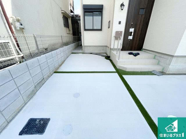 枚方市北楠葉町　新築一戸建ての駐車場|駐車スペース！散水栓があるので、こまめに愛車を洗えます！