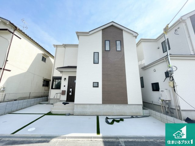 枚方市北楠葉町　新築一戸建ての外観|安心の10年保証！外観を美しく保ち、雨水で汚れを落とします！気になることがありましたら、お気軽にお問い合わせください！