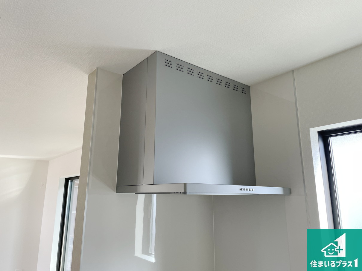 枚方市北楠葉町　新築一戸建ての設備|汚れにくいスロットフィルタでお手入れラクラク！ＬＥＤ照明付き！