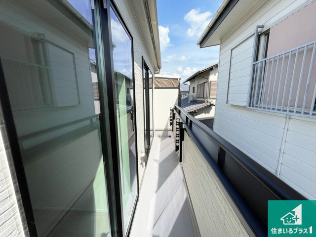 枚方市北楠葉町　新築一戸建てのバルコニー|ワイドバルコニーは洗濯物を干すスペースが広いのでご家族が多くても安心！