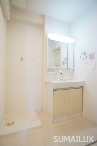 熊本市南区島町４丁目のアパートの独立洗面台