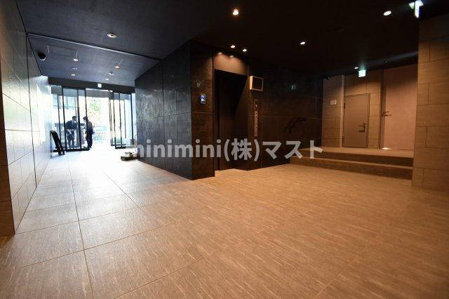 ルネフラッツ谷町四丁目のロビー