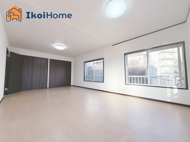 明石市北朝霧丘2丁目　中古戸建の寝室|●年中無休：当日予約可●収納スペースも広く、荷物が多くなりやすいお子様なども安心です。
