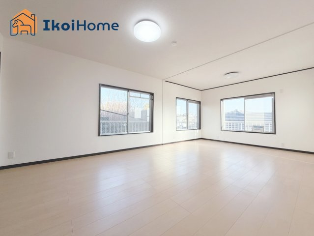明石市北朝霧丘2丁目　中古戸建の子供部屋|●年中無休：当日予約可●窓がたくさんございますので、陽当り・通風良好！