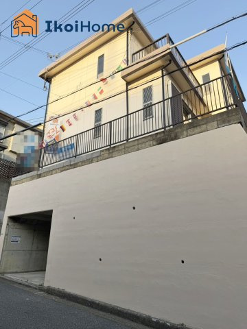 明石市北朝霧丘2丁目　中古戸建の駐車場|●年中無休：当日予約可●駐車場はインナーガレージ・シャッター付で車も汚れず、安心です！