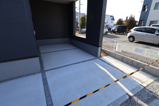 《仲介手数料無料》見沼区大字東門前330-4(全1戸)新築一戸建てリーブルガーデンの駐車場