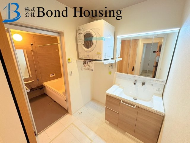 「お車3台駐車可」「敷地60坪以上」秋葉台2期 1棟の洗面所