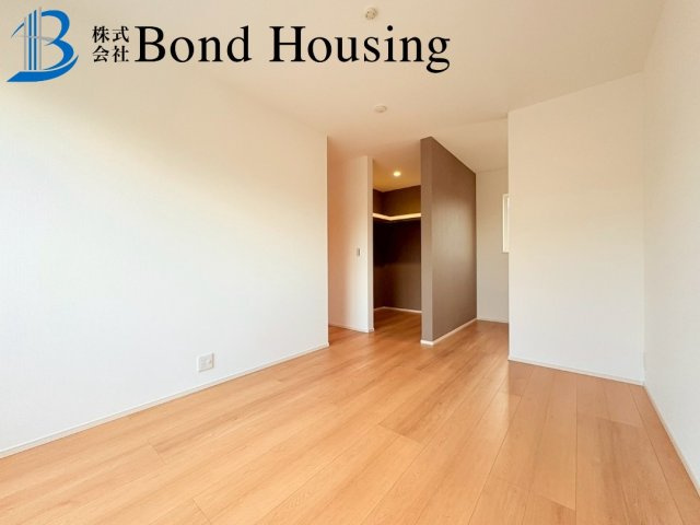 「お車3台駐車可」「敷地60坪以上」秋葉台2期 1棟の寝室